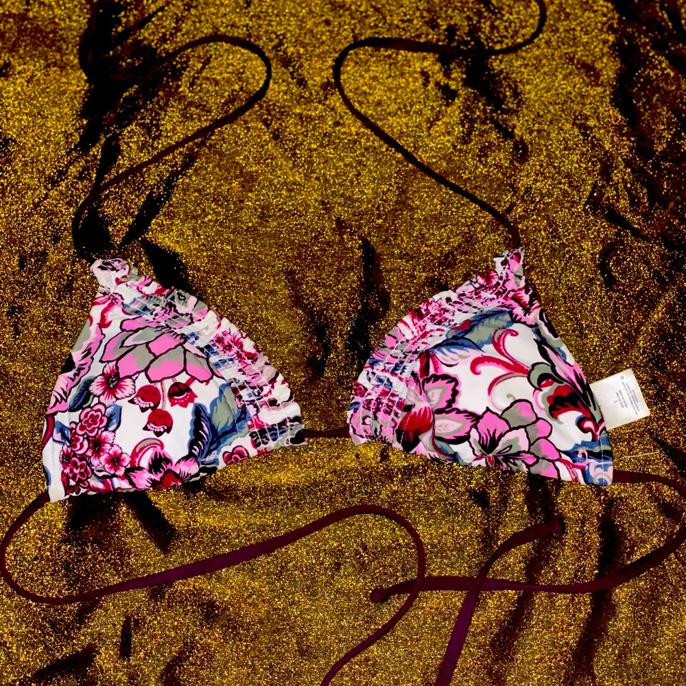Women’s Size: Sml floral bikini top